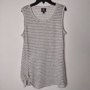 NWOT Bobeau Women's Black/White Sleeveless Blouse Size Medium